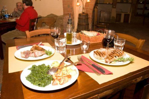 Agriturismo Casanova Asciano Luaran gambar